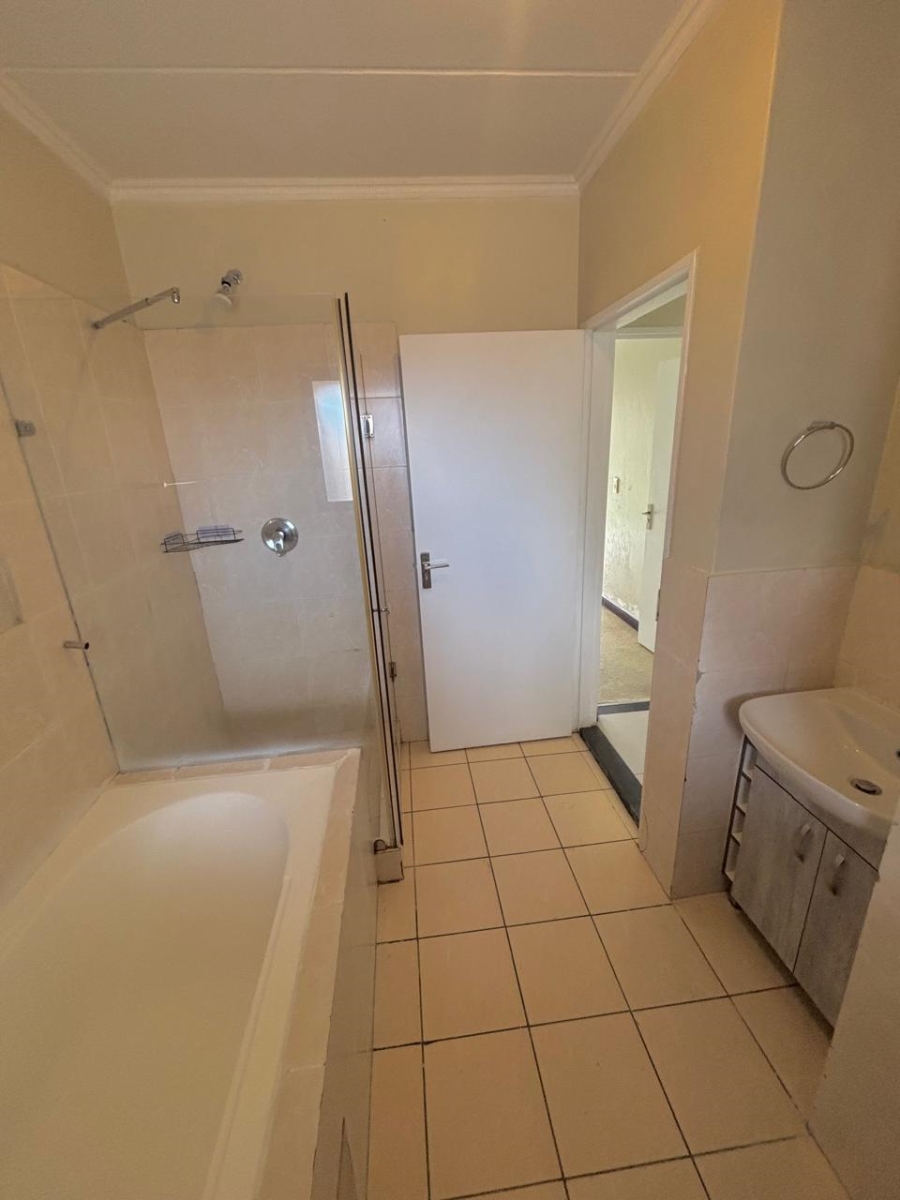1 Bedroom Property for Sale in Carlswald Gauteng