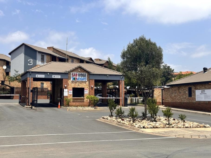 1 Bedroom Property for Sale in Noordwyk Gauteng