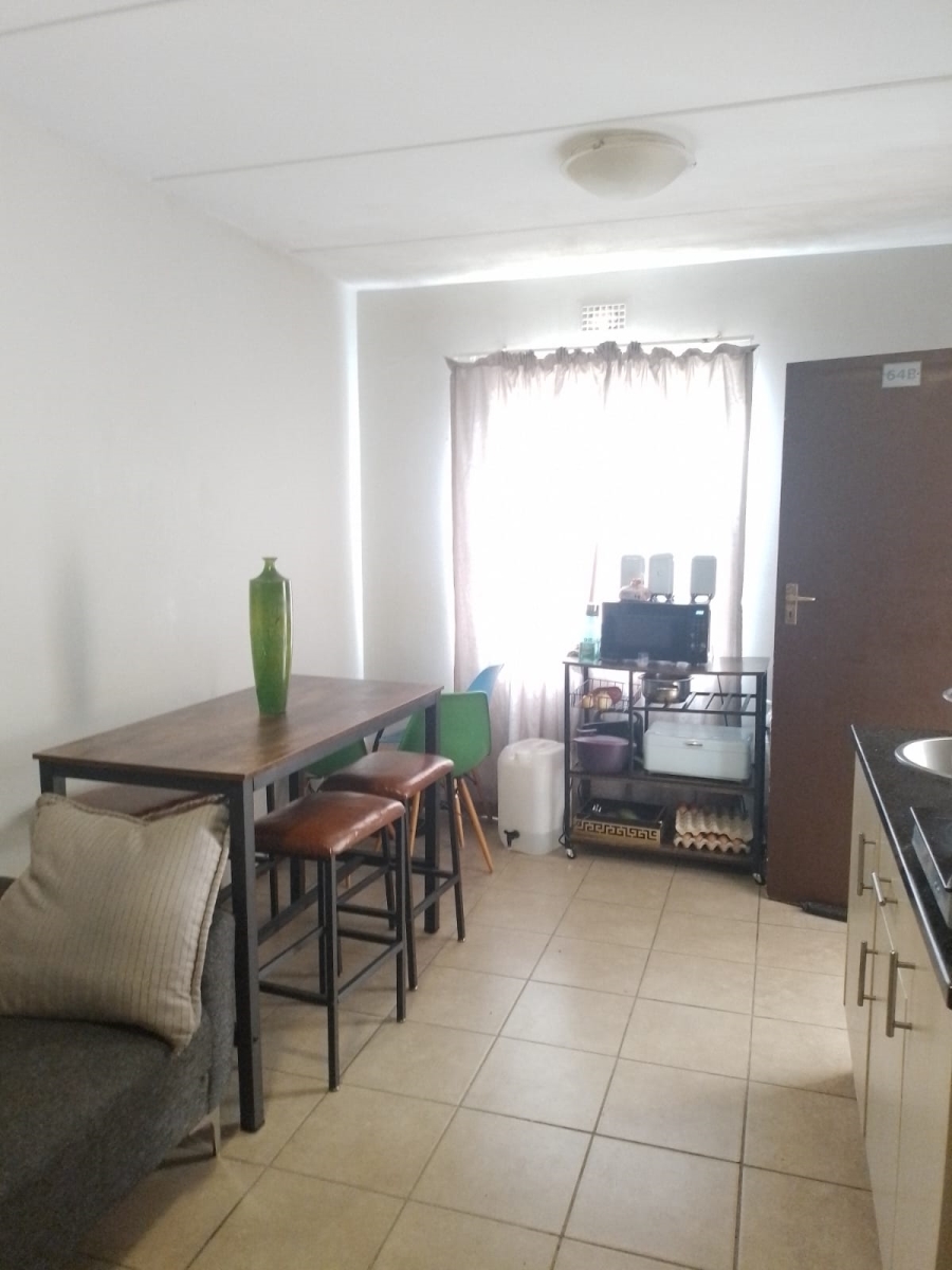 1 Bedroom Property for Sale in Noordwyk Gauteng