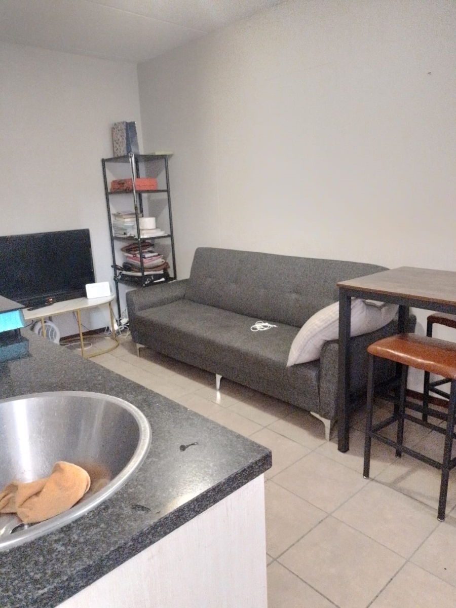 1 Bedroom Property for Sale in Noordwyk Gauteng