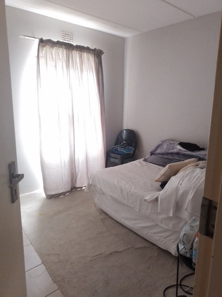 1 Bedroom Property for Sale in Noordwyk Gauteng