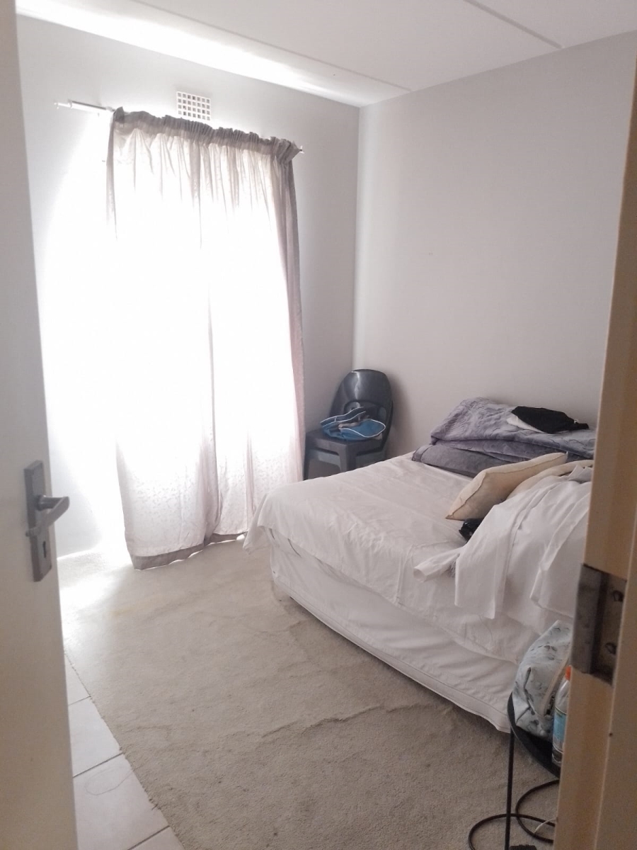 1 Bedroom Property for Sale in Noordwyk Gauteng