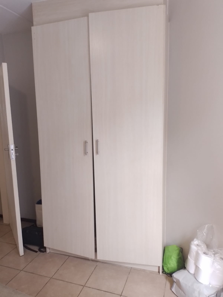 1 Bedroom Property for Sale in Noordwyk Gauteng