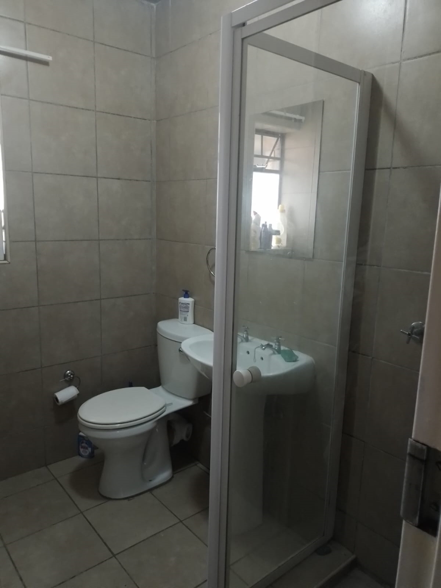 1 Bedroom Property for Sale in Noordwyk Gauteng