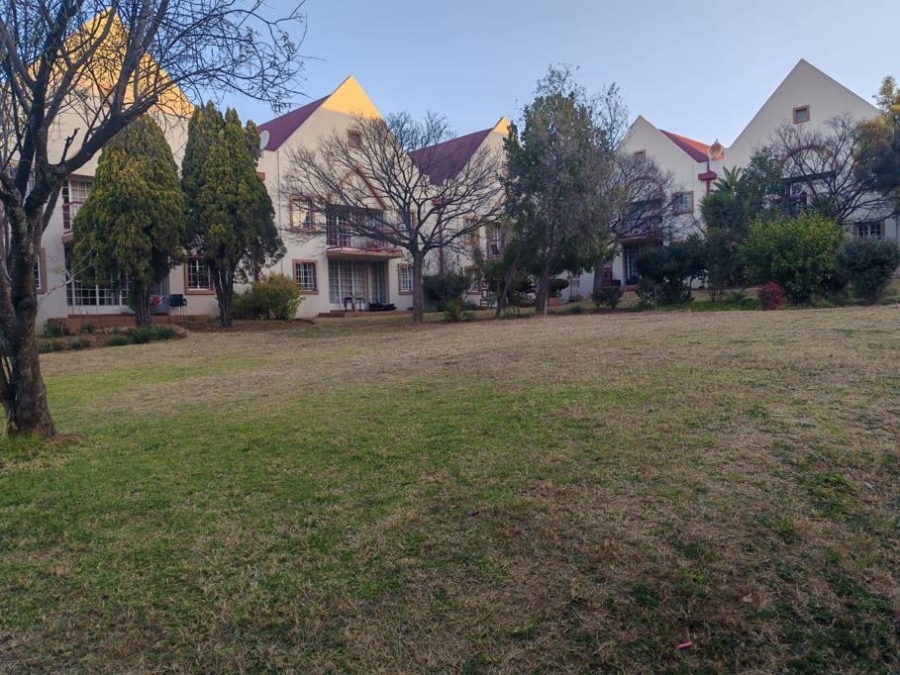 2 Bedroom Property for Sale in Noordwyk Gauteng