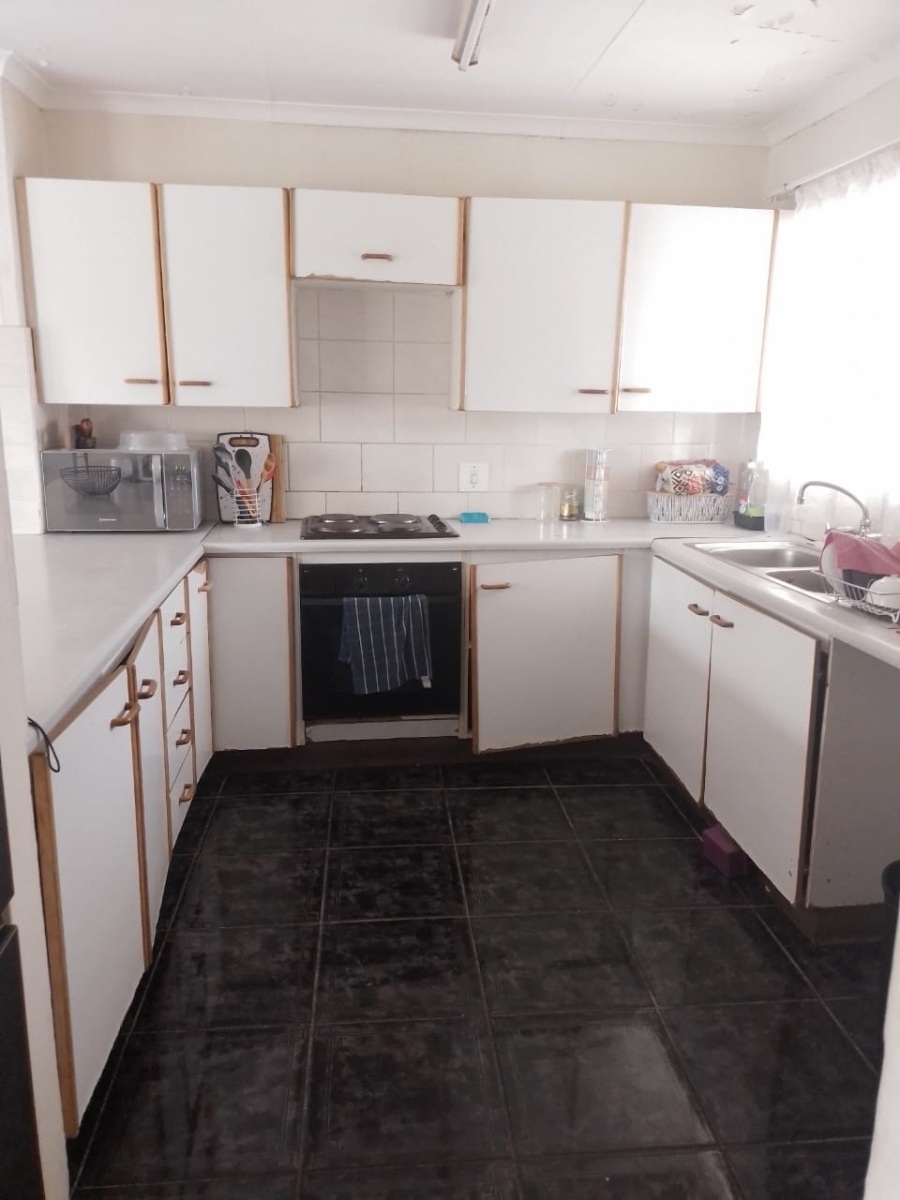 2 Bedroom Property for Sale in Noordwyk Gauteng