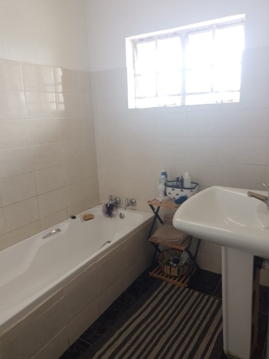 2 Bedroom Property for Sale in Noordwyk Gauteng