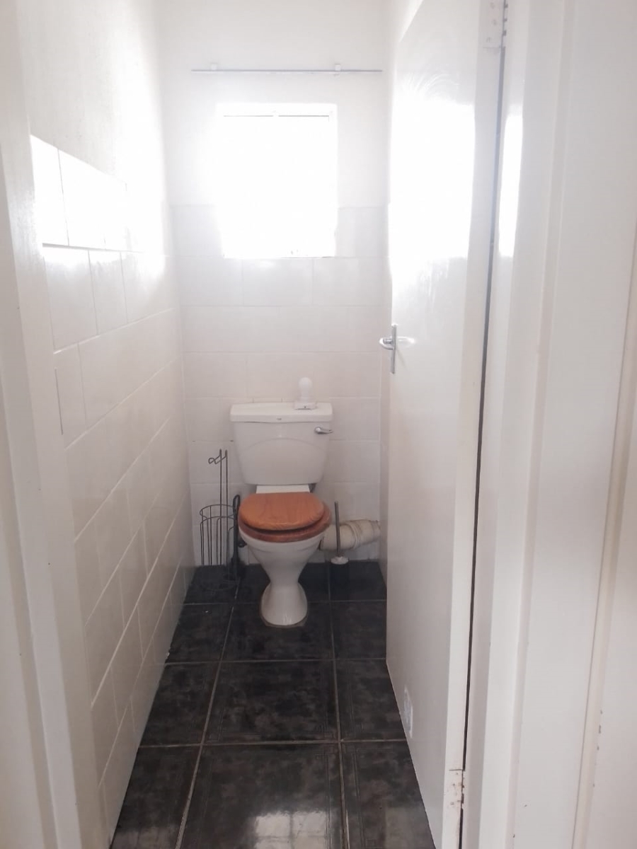 2 Bedroom Property for Sale in Noordwyk Gauteng