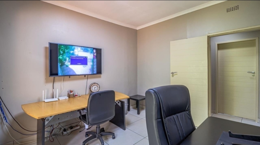 5 Bedroom Property for Sale in Northcliff Gauteng