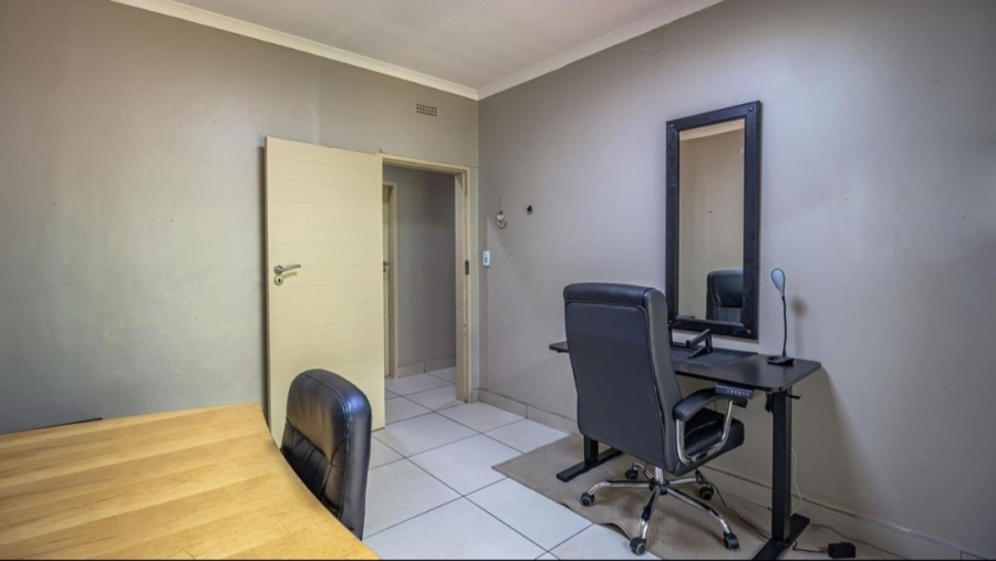 5 Bedroom Property for Sale in Northcliff Gauteng