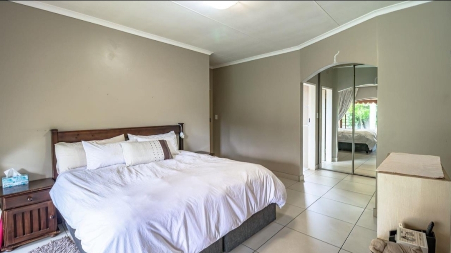 5 Bedroom Property for Sale in Northcliff Gauteng