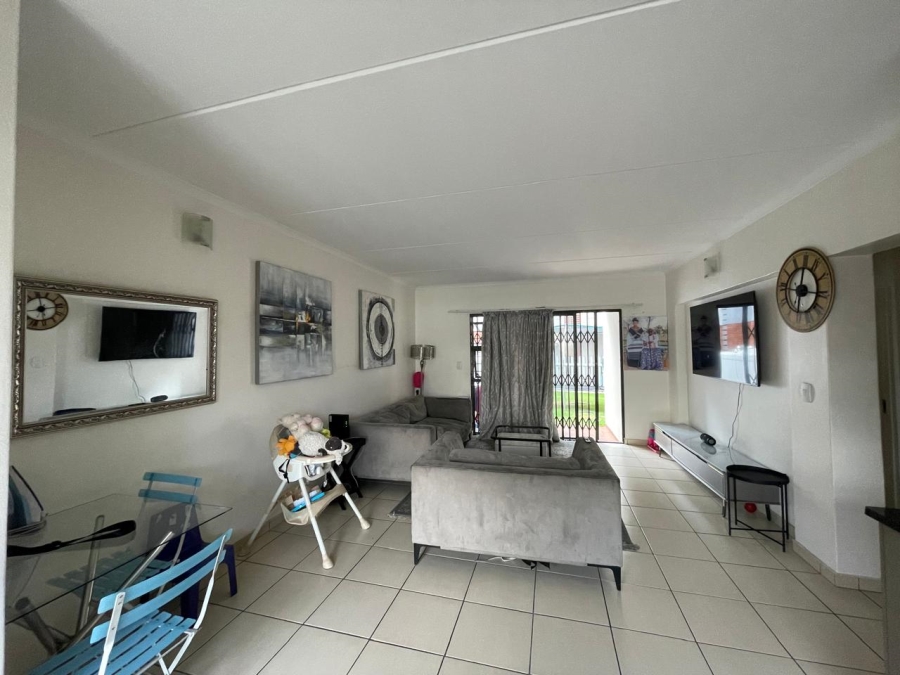 2 Bedroom Property for Sale in Barbeque Downs Gauteng