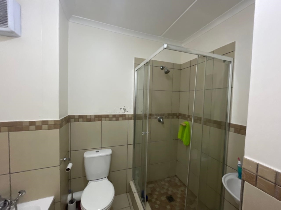 2 Bedroom Property for Sale in Barbeque Downs Gauteng