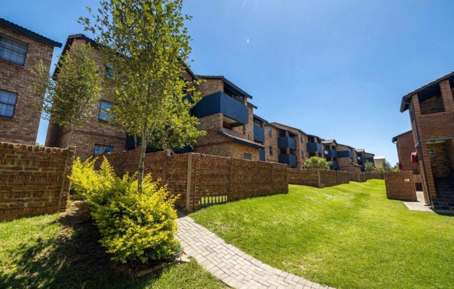 2 Bedroom Property for Sale in Noordwyk Gauteng