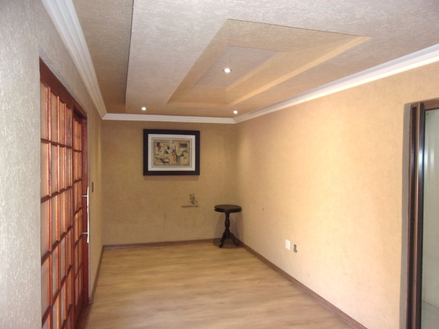 5 Bedroom Property for Sale in Crystal Park Gauteng