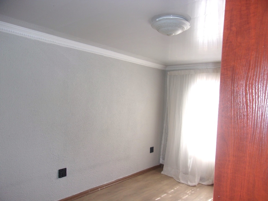 5 Bedroom Property for Sale in Crystal Park Gauteng