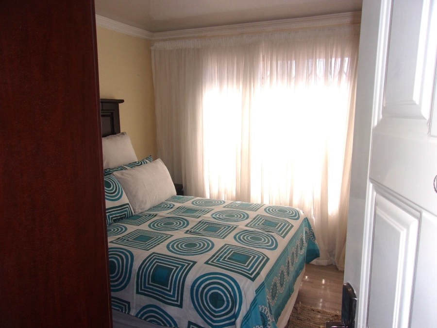 5 Bedroom Property for Sale in Crystal Park Gauteng