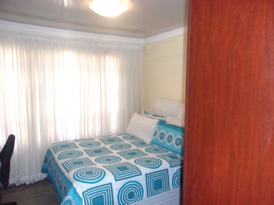 5 Bedroom Property for Sale in Crystal Park Gauteng