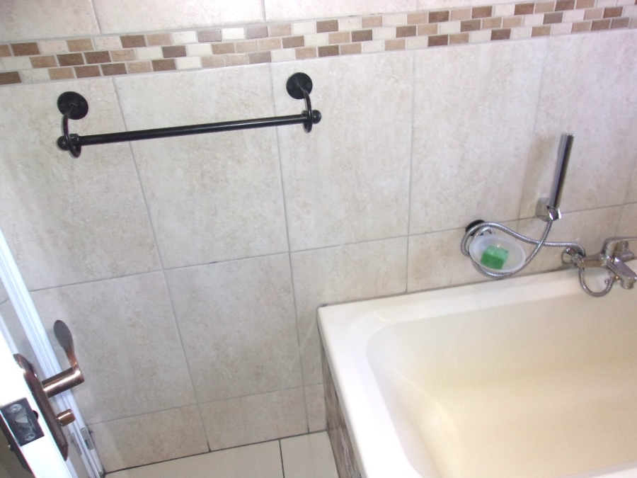 5 Bedroom Property for Sale in Crystal Park Gauteng