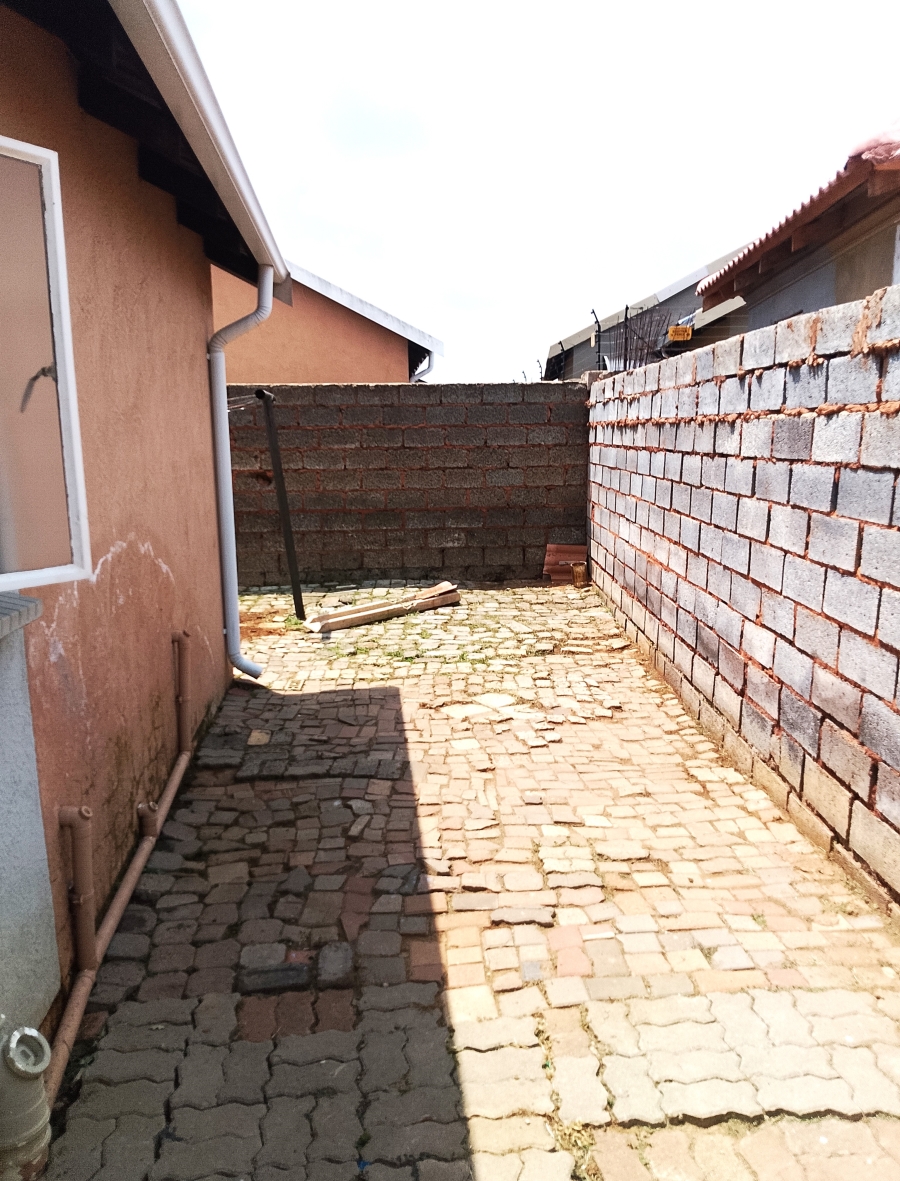 2 Bedroom Property for Sale in Windmill Park Gauteng