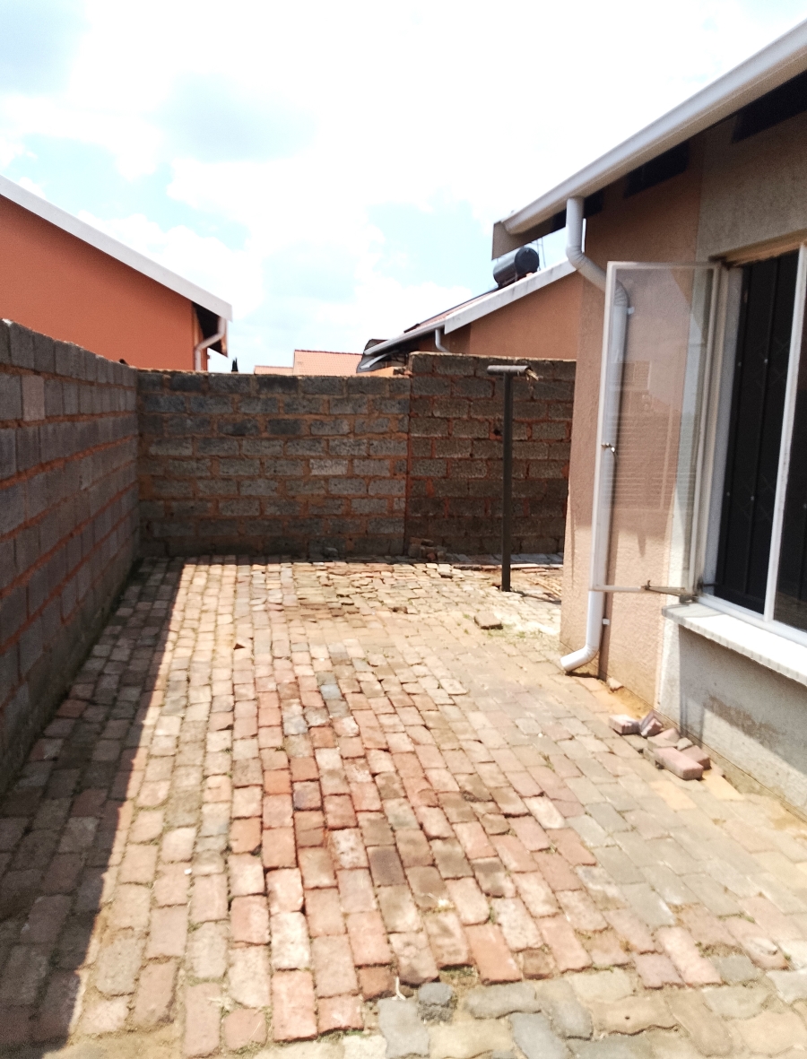 2 Bedroom Property for Sale in Windmill Park Gauteng