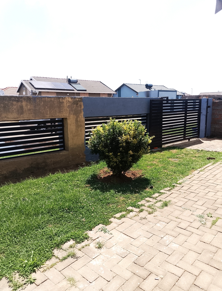 2 Bedroom Property for Sale in Windmill Park Gauteng