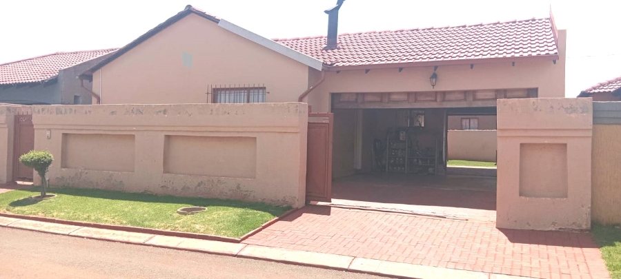 3 Bedroom Property for Sale in Dawn Park Gauteng