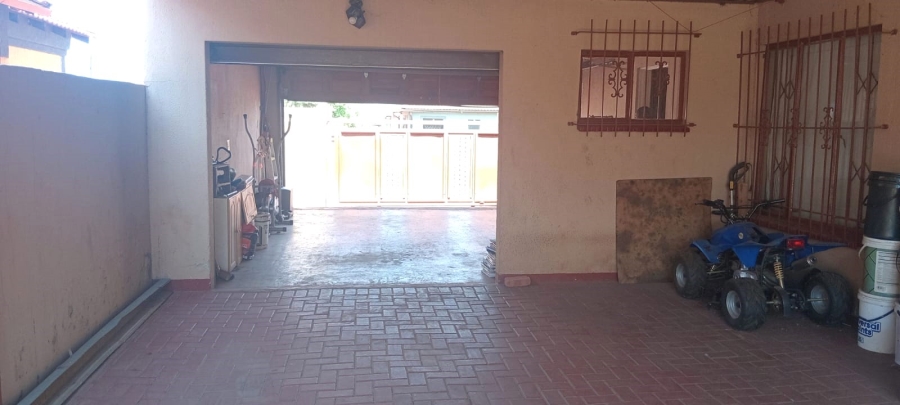 3 Bedroom Property for Sale in Dawn Park Gauteng