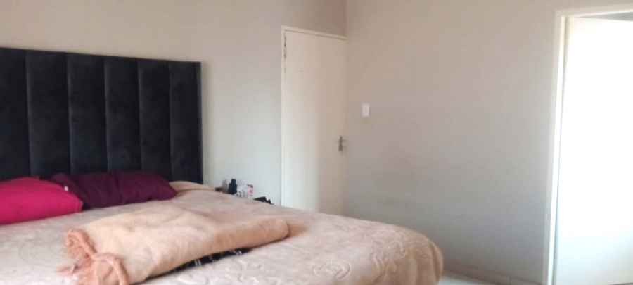 4 Bedroom Property for Sale in Dawn Park Gauteng