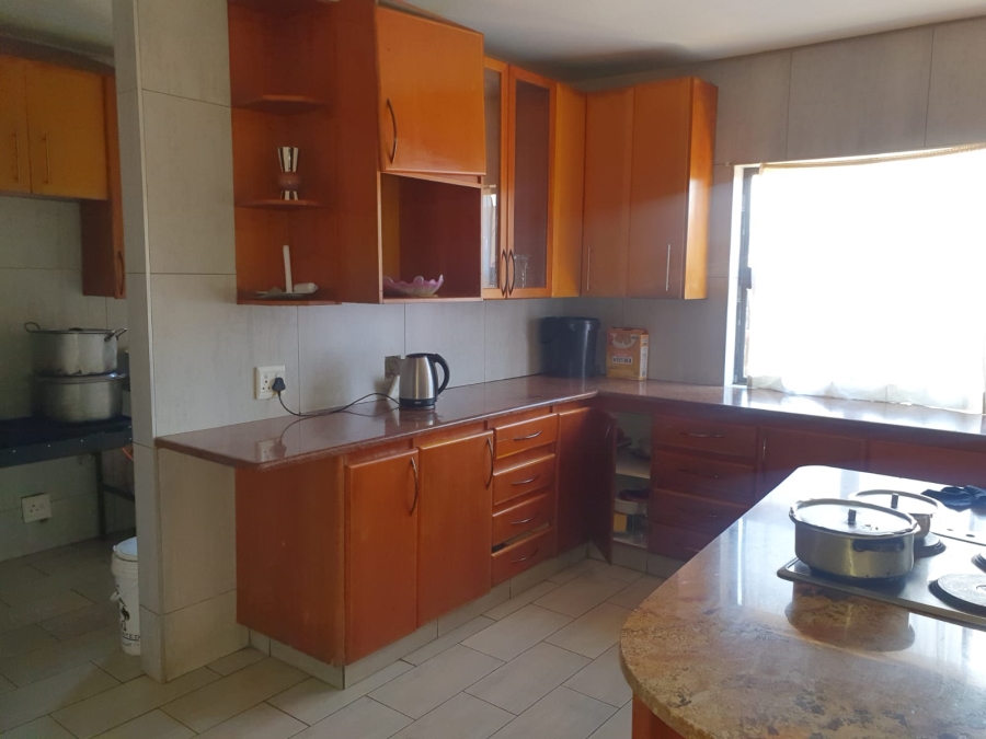 5 Bedroom Property for Sale in Palm Ridge Gauteng