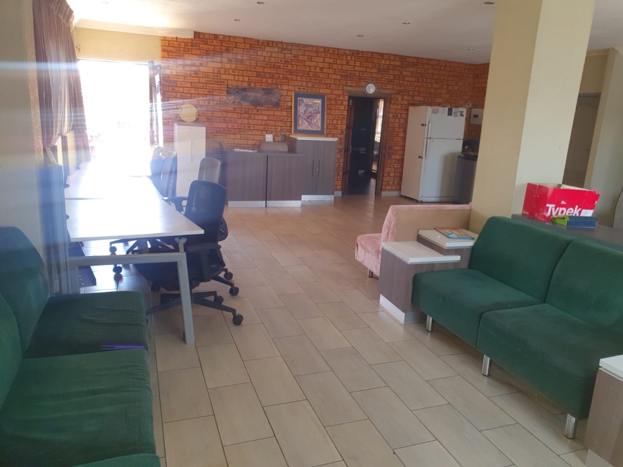 5 Bedroom Property for Sale in Palm Ridge Gauteng