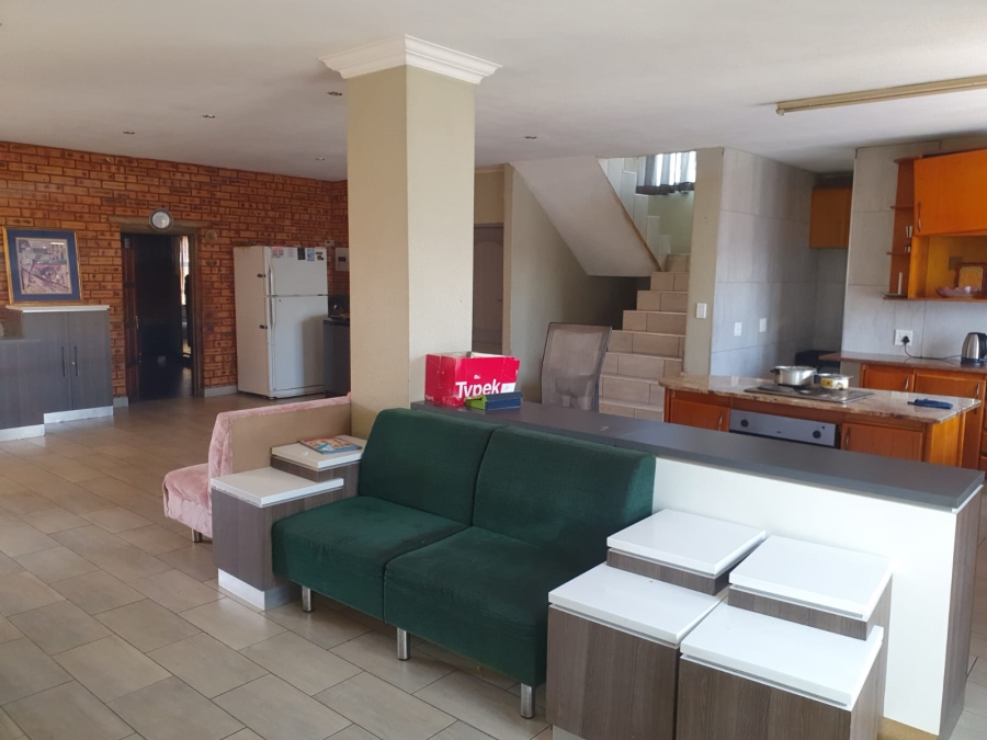 5 Bedroom Property for Sale in Palm Ridge Gauteng