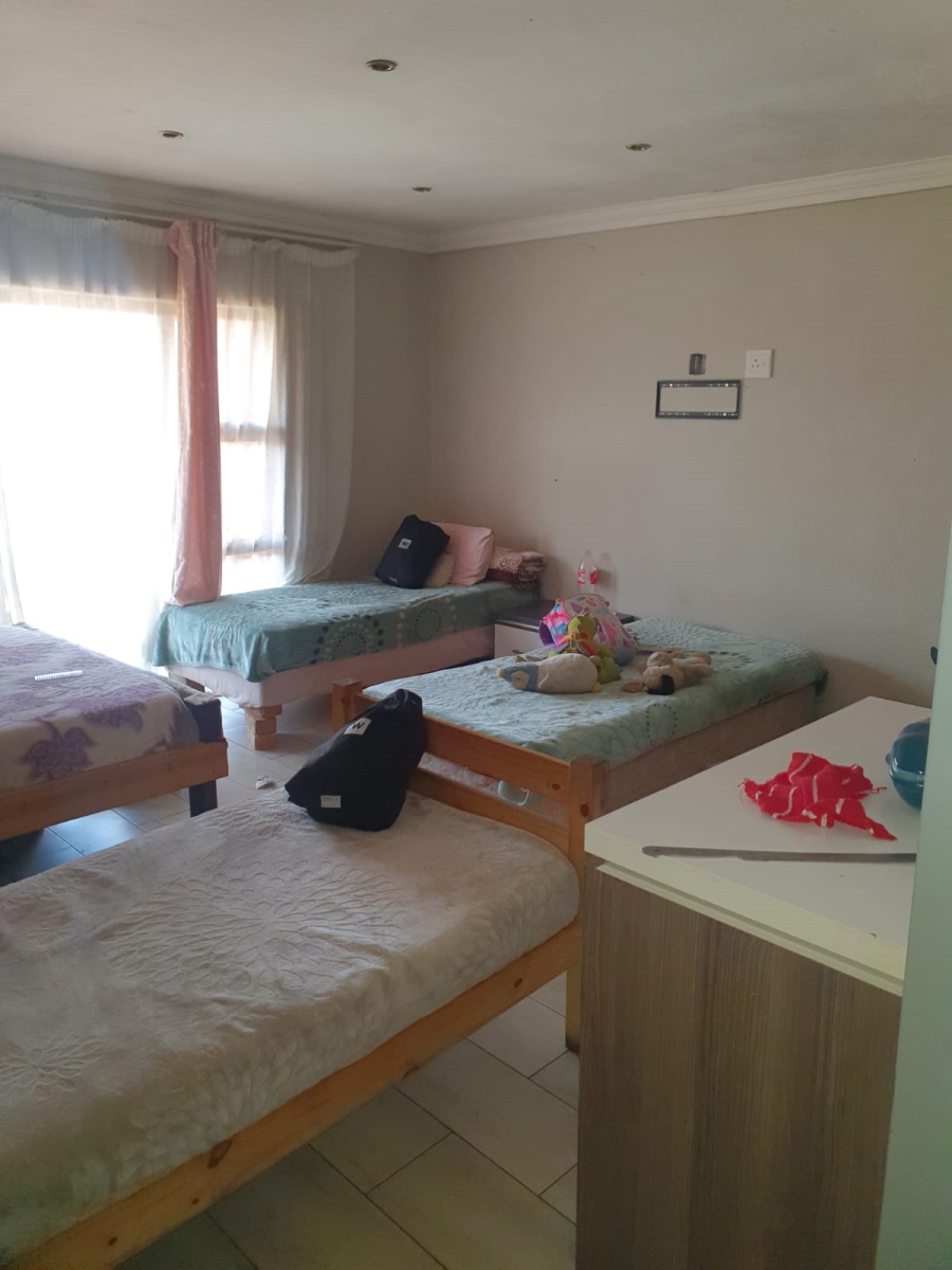 5 Bedroom Property for Sale in Palm Ridge Gauteng