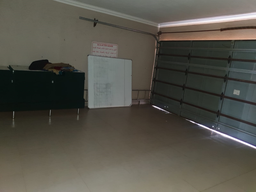 5 Bedroom Property for Sale in Palm Ridge Gauteng