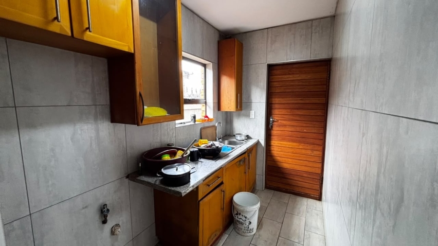 5 Bedroom Property for Sale in Palm Ridge Gauteng