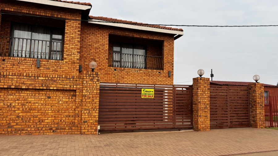 5 Bedroom Property for Sale in Palm Ridge Gauteng
