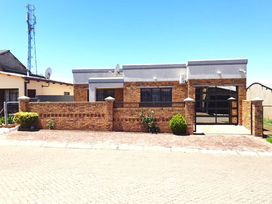 4 Bedroom Property for Sale in Tsakane Gauteng