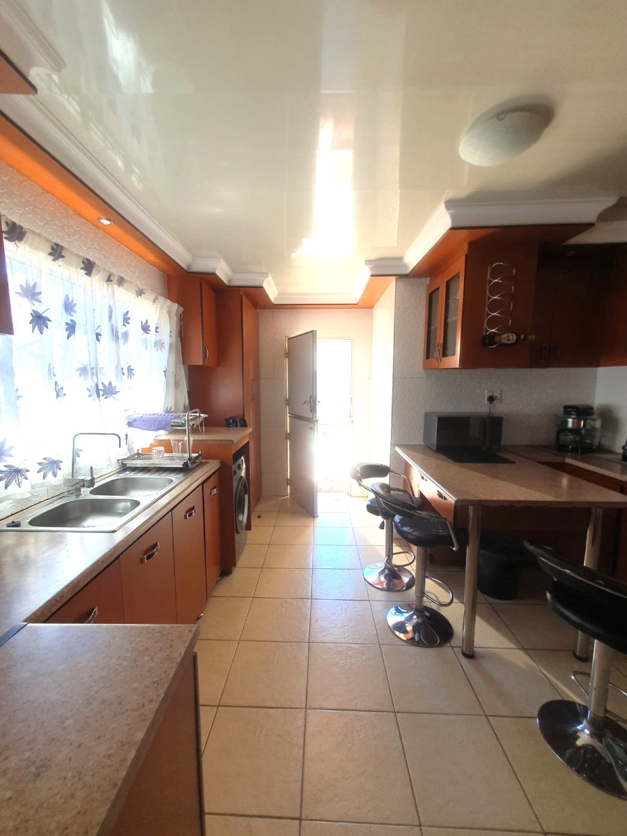 4 Bedroom Property for Sale in Tsakane Gauteng