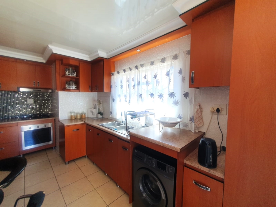 4 Bedroom Property for Sale in Tsakane Gauteng
