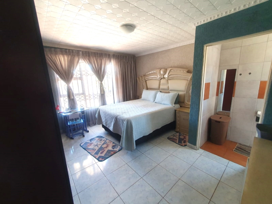 4 Bedroom Property for Sale in Tsakane Gauteng