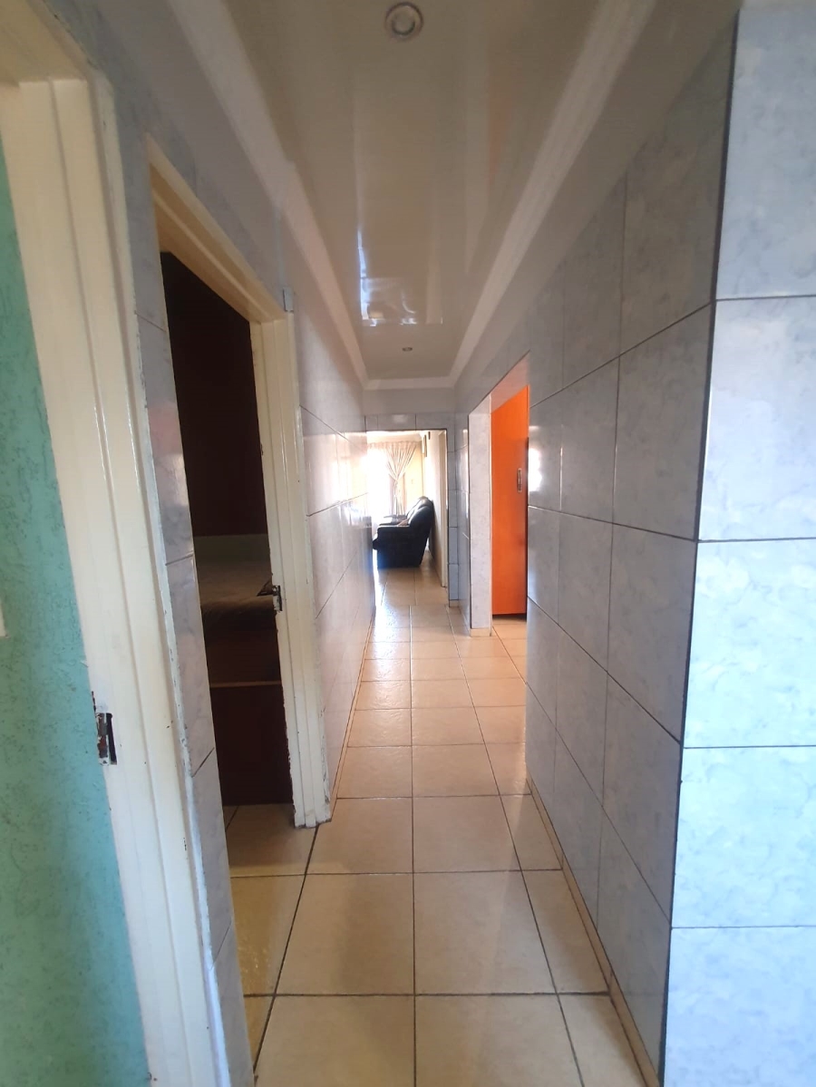 4 Bedroom Property for Sale in Tsakane Gauteng