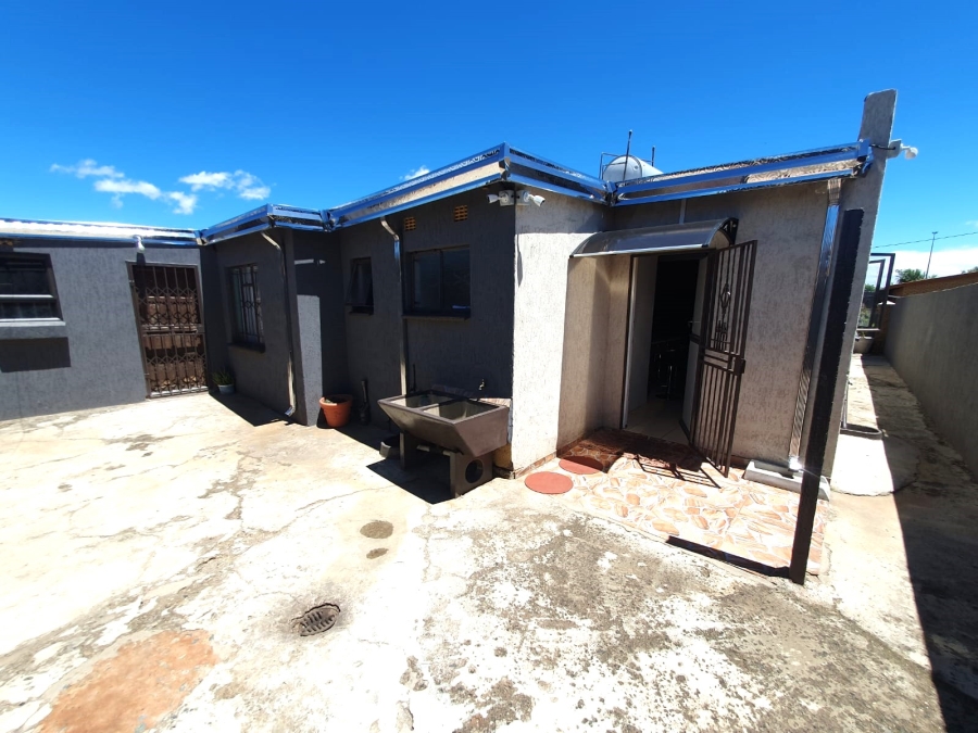 4 Bedroom Property for Sale in Tsakane Gauteng