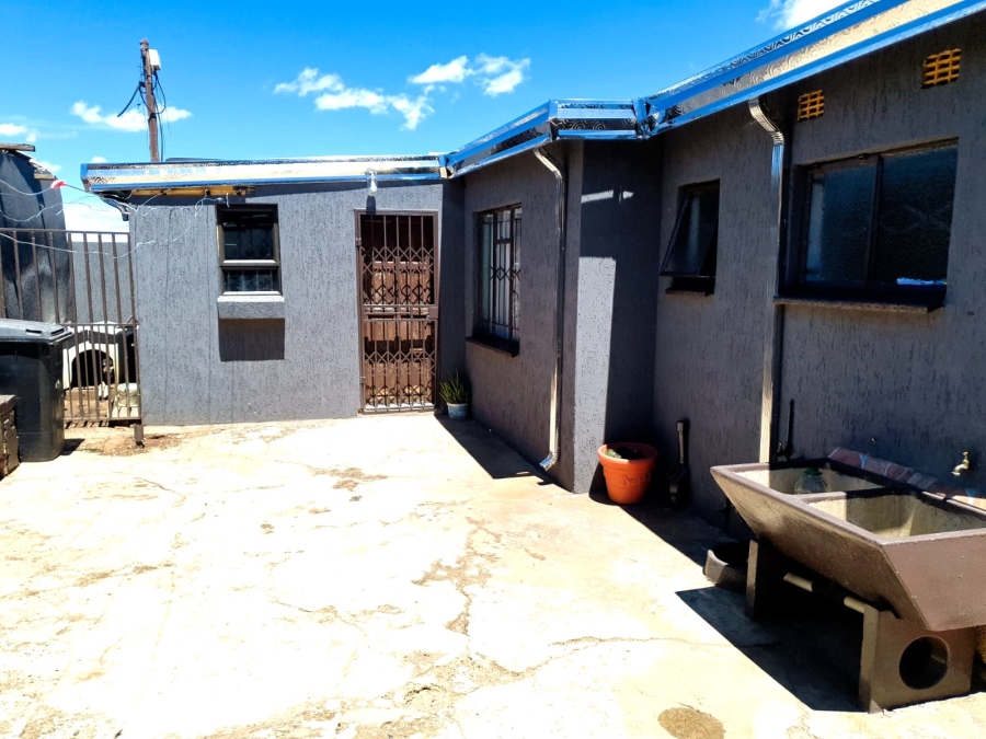 4 Bedroom Property for Sale in Tsakane Gauteng