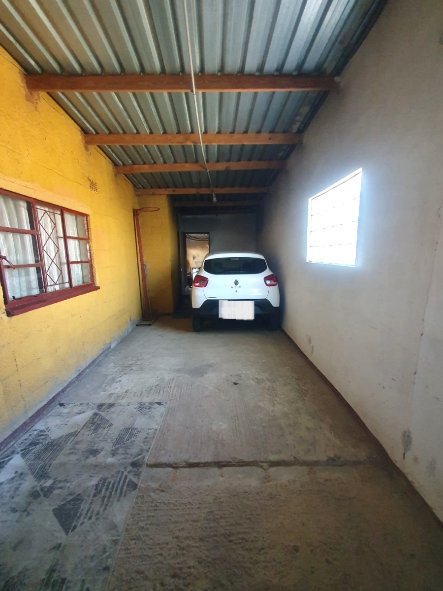 4 Bedroom Property for Sale in Tsakane Gauteng