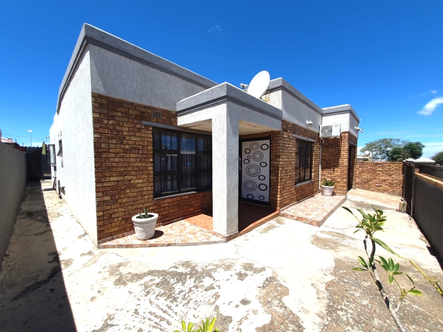 4 Bedroom Property for Sale in Tsakane Gauteng