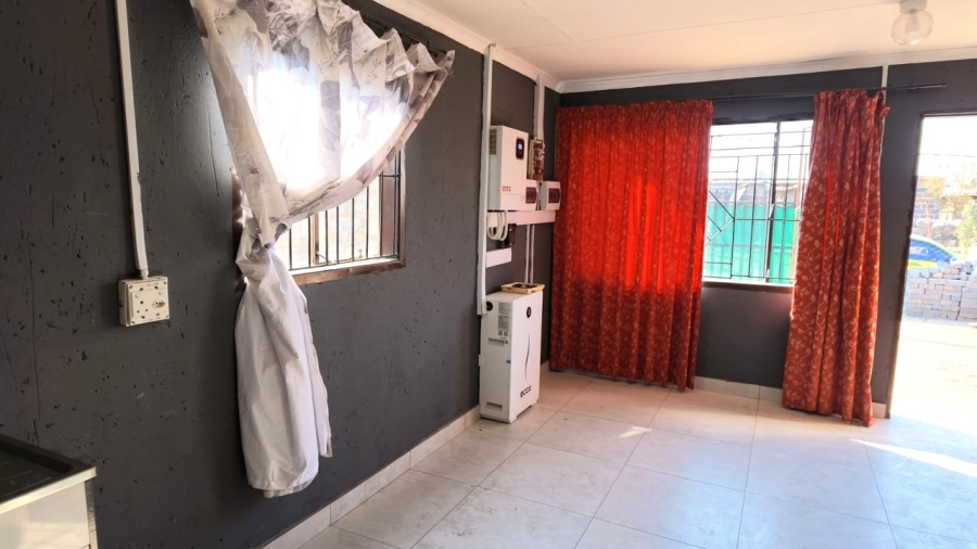 9 Bedroom Property for Sale in Rabie Ridge Gauteng