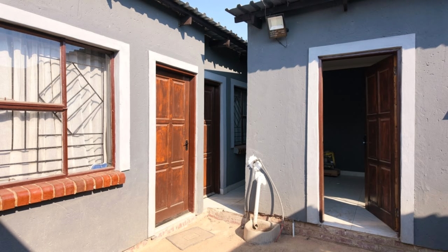 9 Bedroom Property for Sale in Rabie Ridge Gauteng