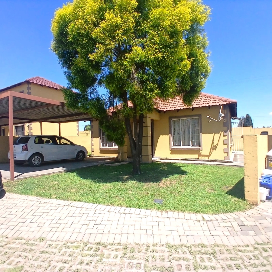 2 Bedroom Property for Sale in Roodekop Gauteng