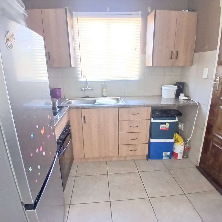 2 Bedroom Property for Sale in Roodekop Gauteng