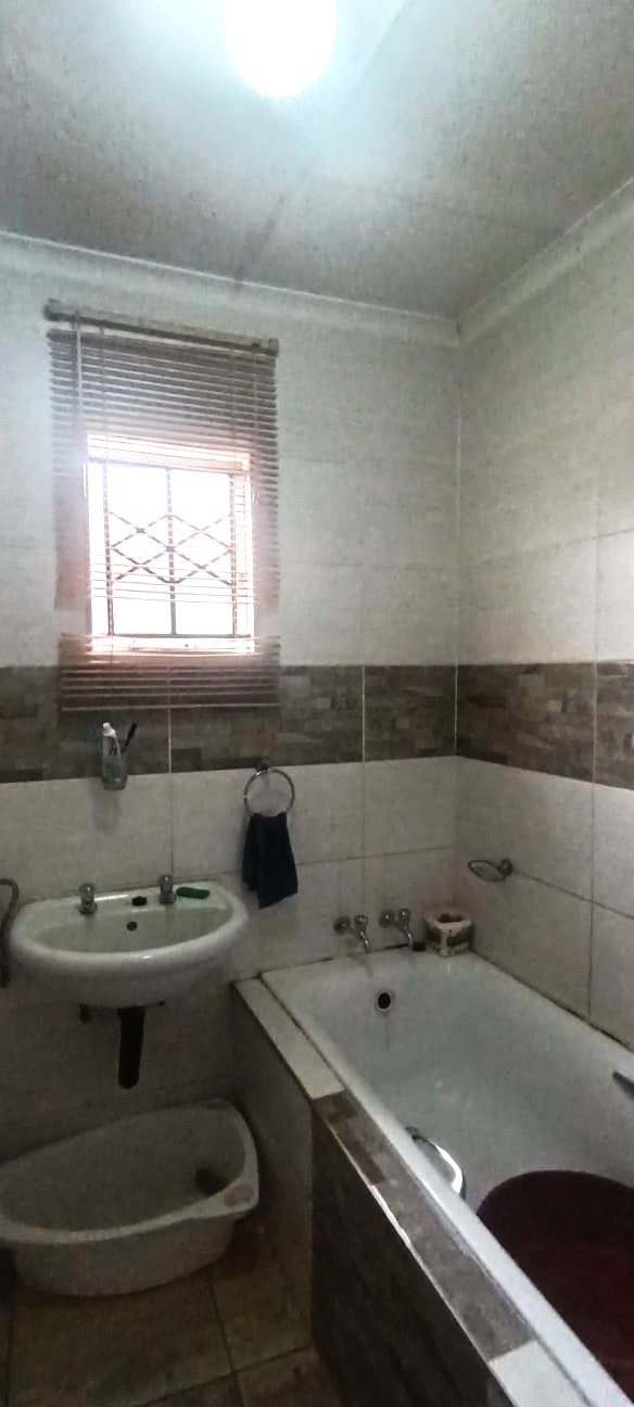 2 Bedroom Property for Sale in Windmill Park Gauteng
